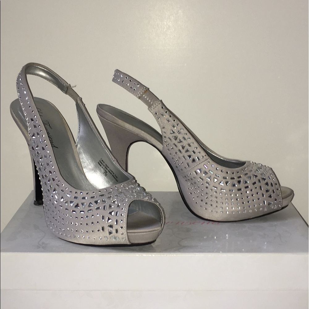 Silver Jeweled Peep-Toe Heals